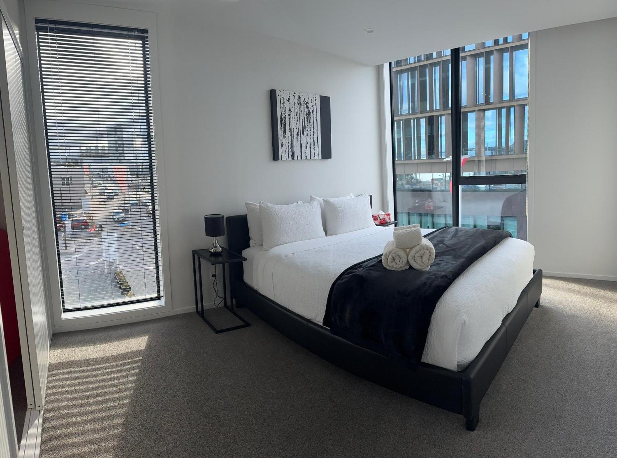 2 Bedrooms Apprtmt Plus Underground Parking In Cbd Christchurch Exterior photo